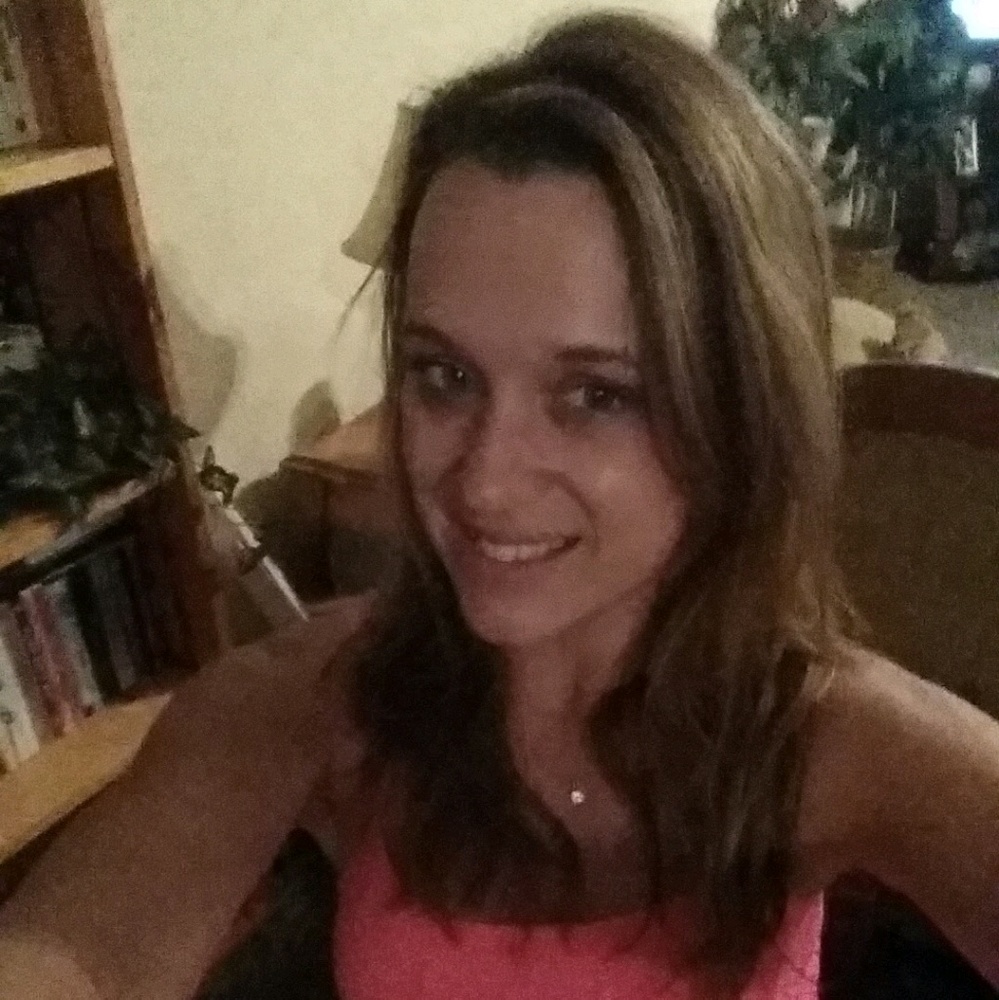 Meet your Posher, Ashley